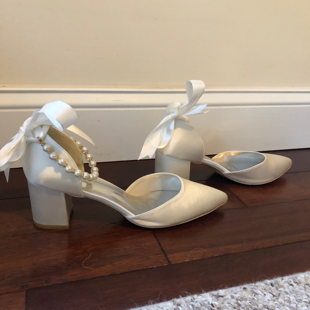 Womens Satin Chunky Heel Pump - Size 10